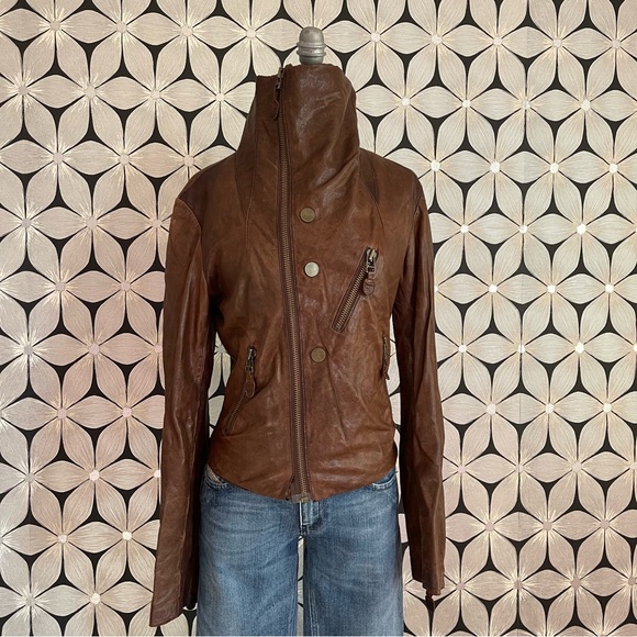 Danier Vintage Leather Moto Jacket - Picture 4 of 7